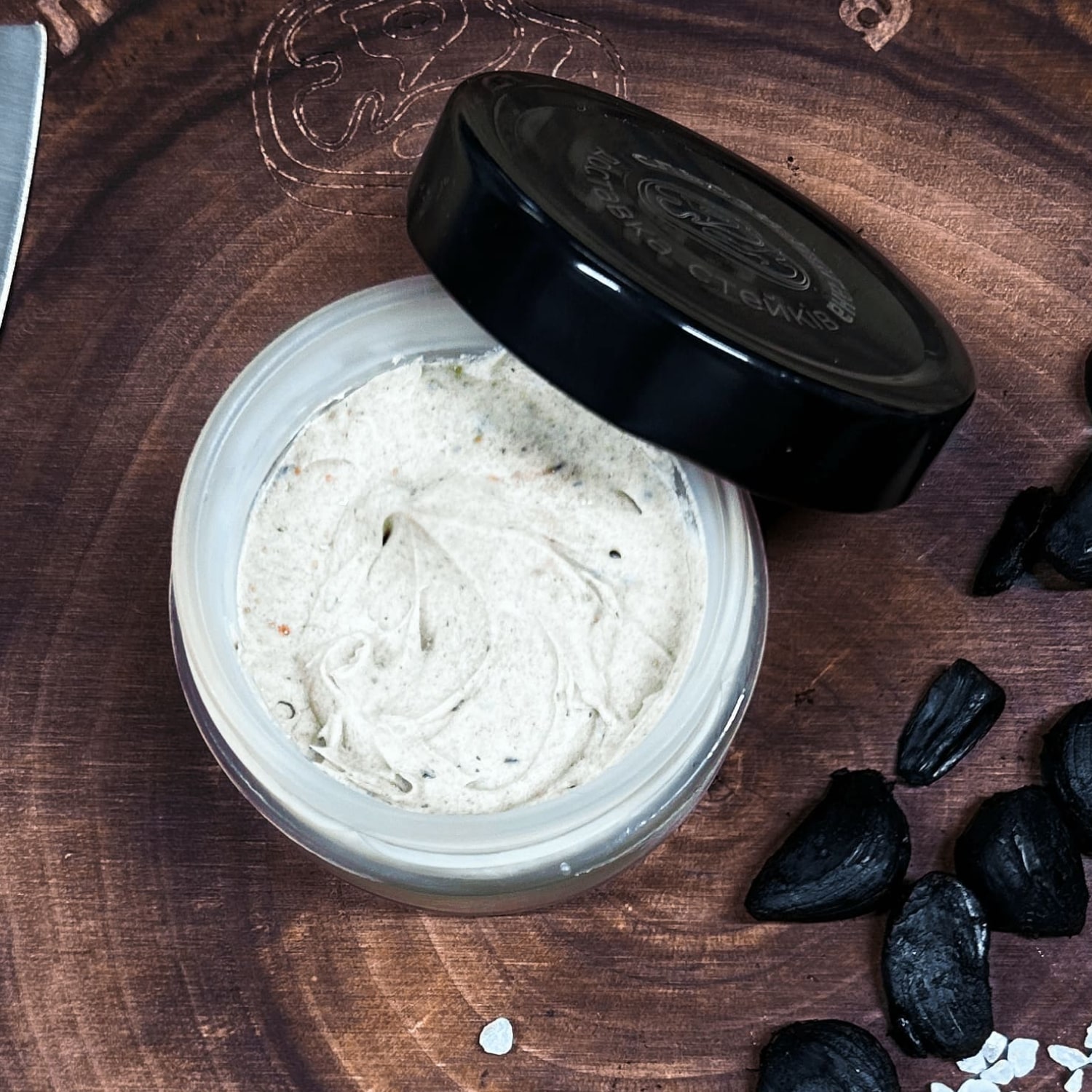 Сливочное масло с черным ферментированным чесноком