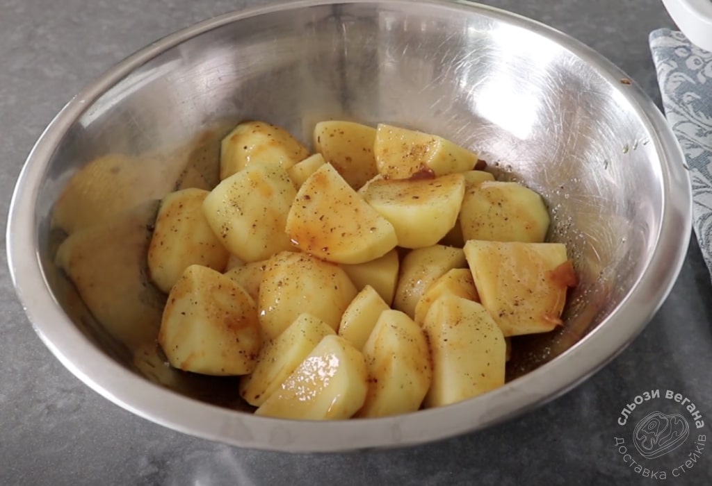 Італійська тушкована яловичина з картоплею рецепт