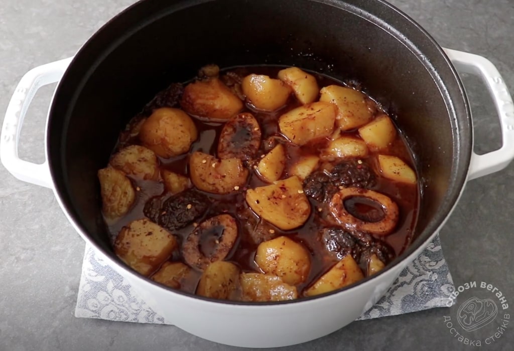 Італійська тушкована яловичина з картоплею рецепт