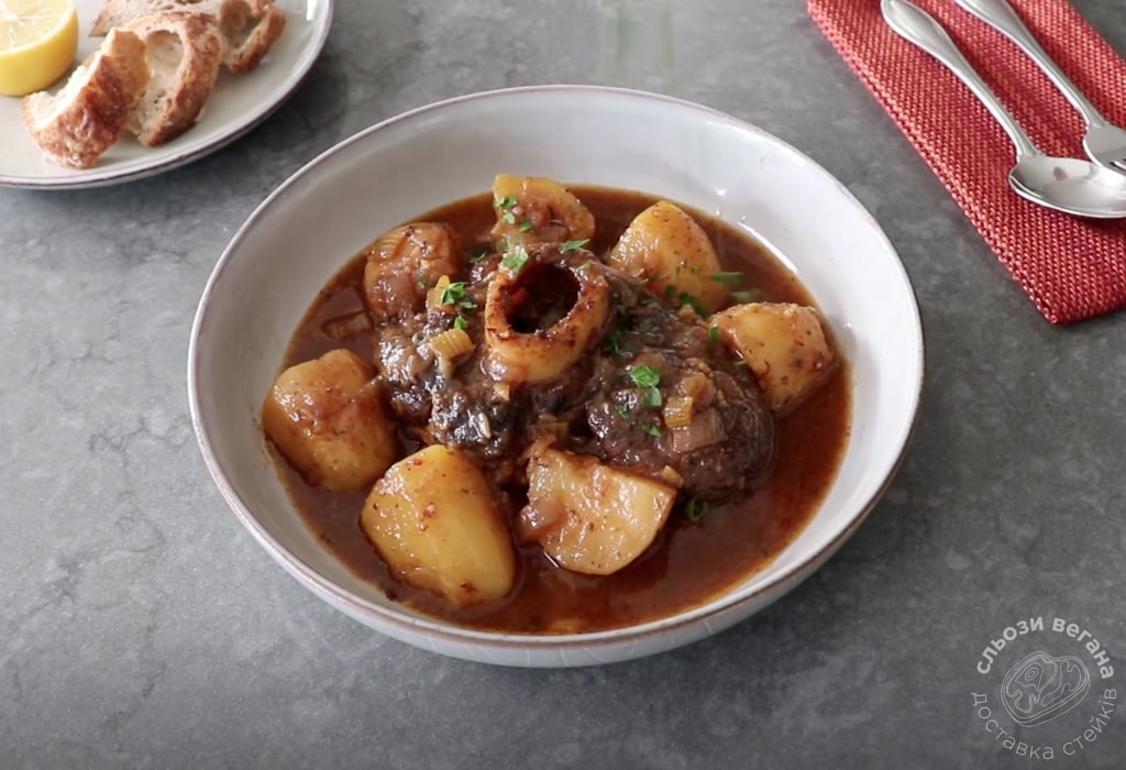 Італійська тушкована яловичина з картоплею рецепт