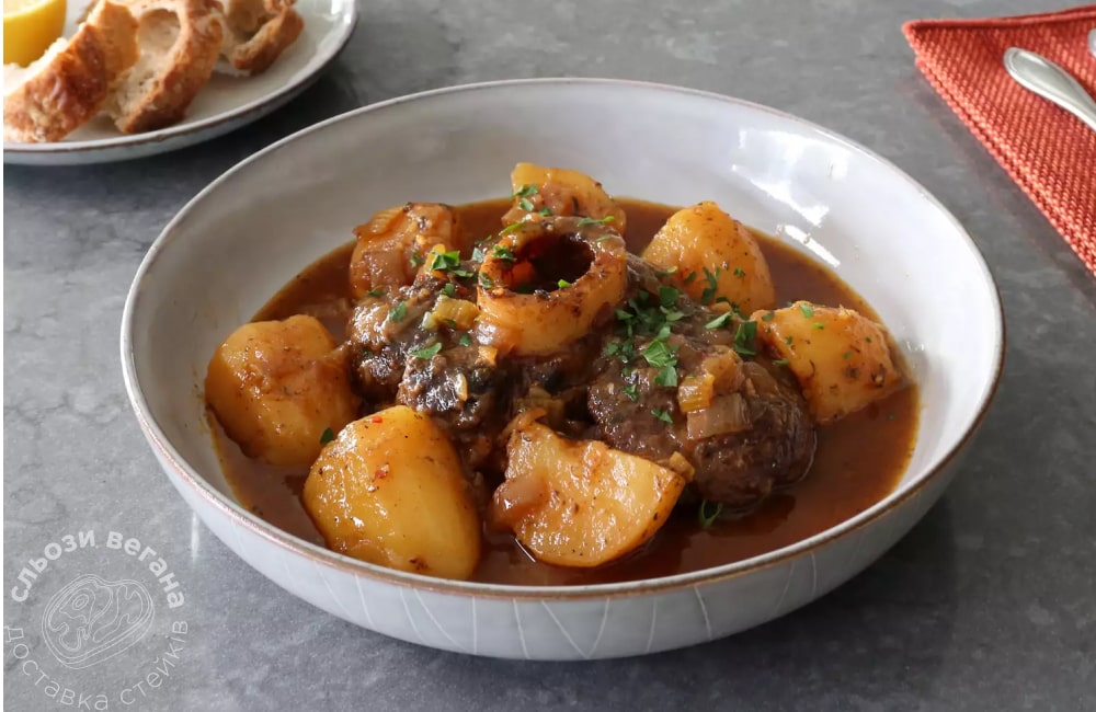 Італійська тушкована яловичина з картоплею рецепт